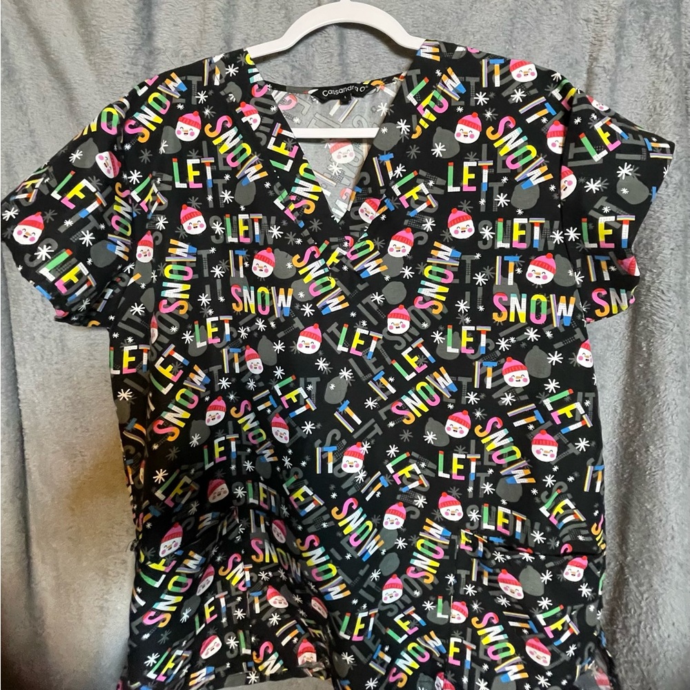 Cassandra Women's Holiday Print Scrub Top - Black